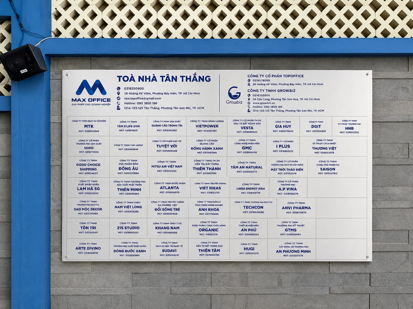 Bảng tên công ty tại toà nhà văn phòng Tân Thắng