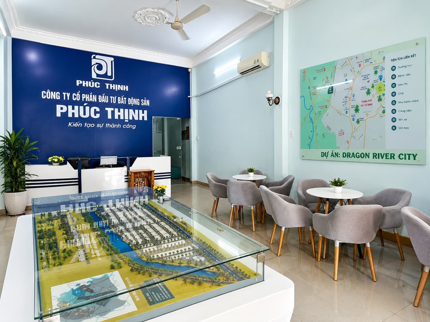 Quầy lễ tân và khu tiếp khách văn phòng 345 Vành Đai Trong