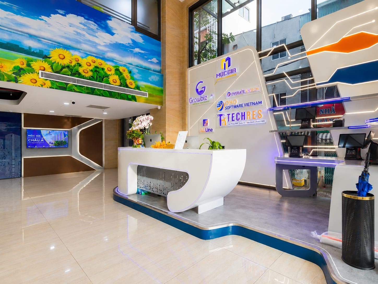 Khu vực lễ tân văn phòng Yên Thế